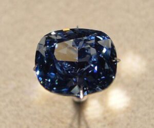 Here Are 14 Worlds Most Expensive and Rare Diamonds (10)