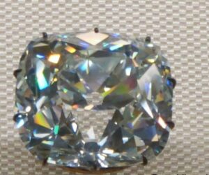 Here Are 14 Worlds Most Expensive and Rare Diamonds (10)