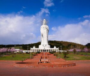 Famous And Tallest Statues Around The world