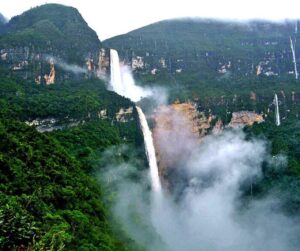 Top 15 Most Beautiful and Famous Waterfalls in the world
