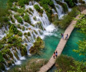 Top 15 Most Beautiful and Famous Waterfalls in the world