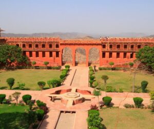 13 Most Famous Tourist Places In Jaipur