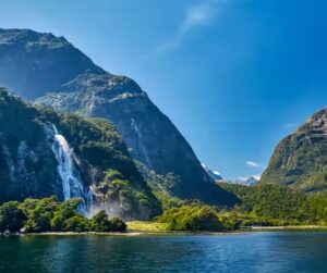 Explore 15 Famous Tourist Places In New Zealand