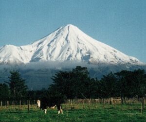 Explore 15 Famous Tourist Places In New Zealand