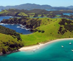 Explore 15 Famous Tourist Places In New Zealand