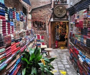 These are The 15 Best Places to Visit in Venice