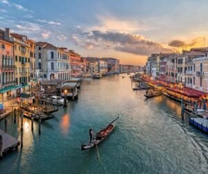 These are The 15 Best Places to Visit in Venice